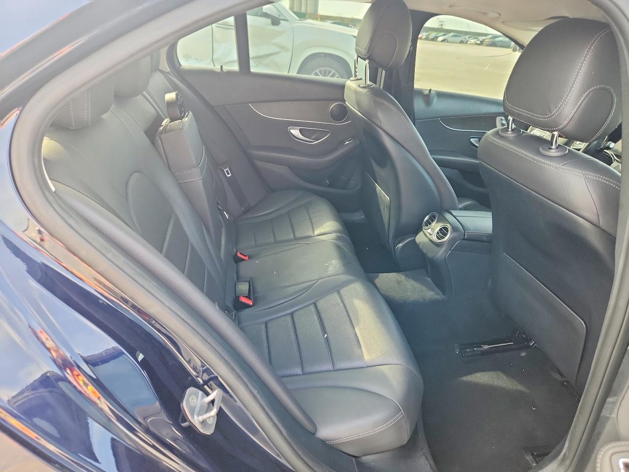 2019 Mercedes-Benz C 300 - zdjęcie 10