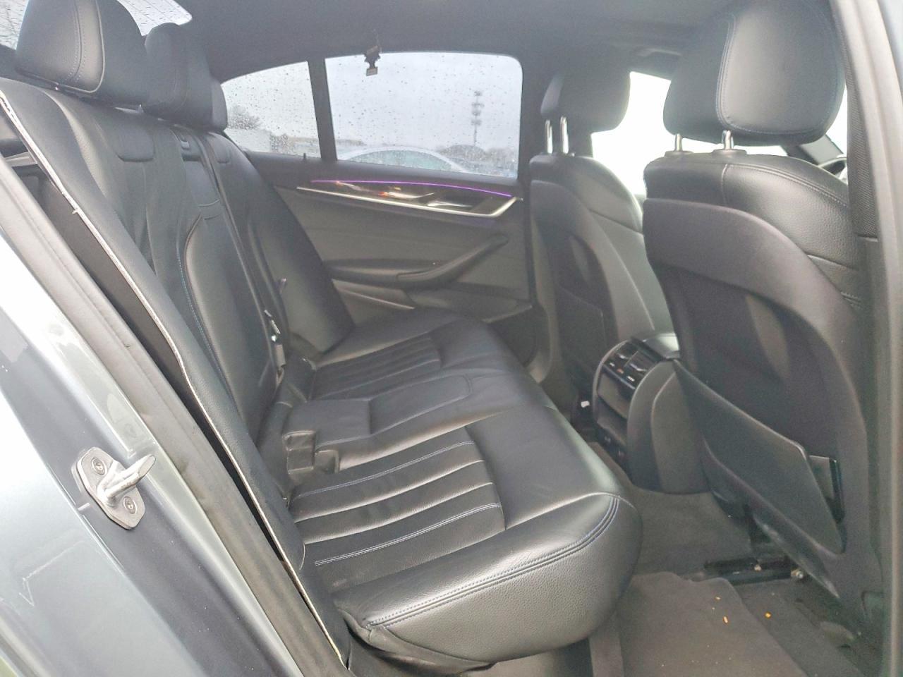 2018 BMW 530 Xi - zdjęcie 10