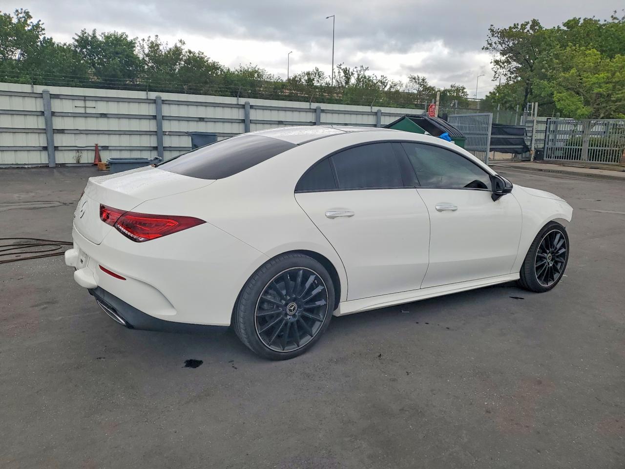 2023 Mercedes-Benz Cla 250 - zdjęcie 3