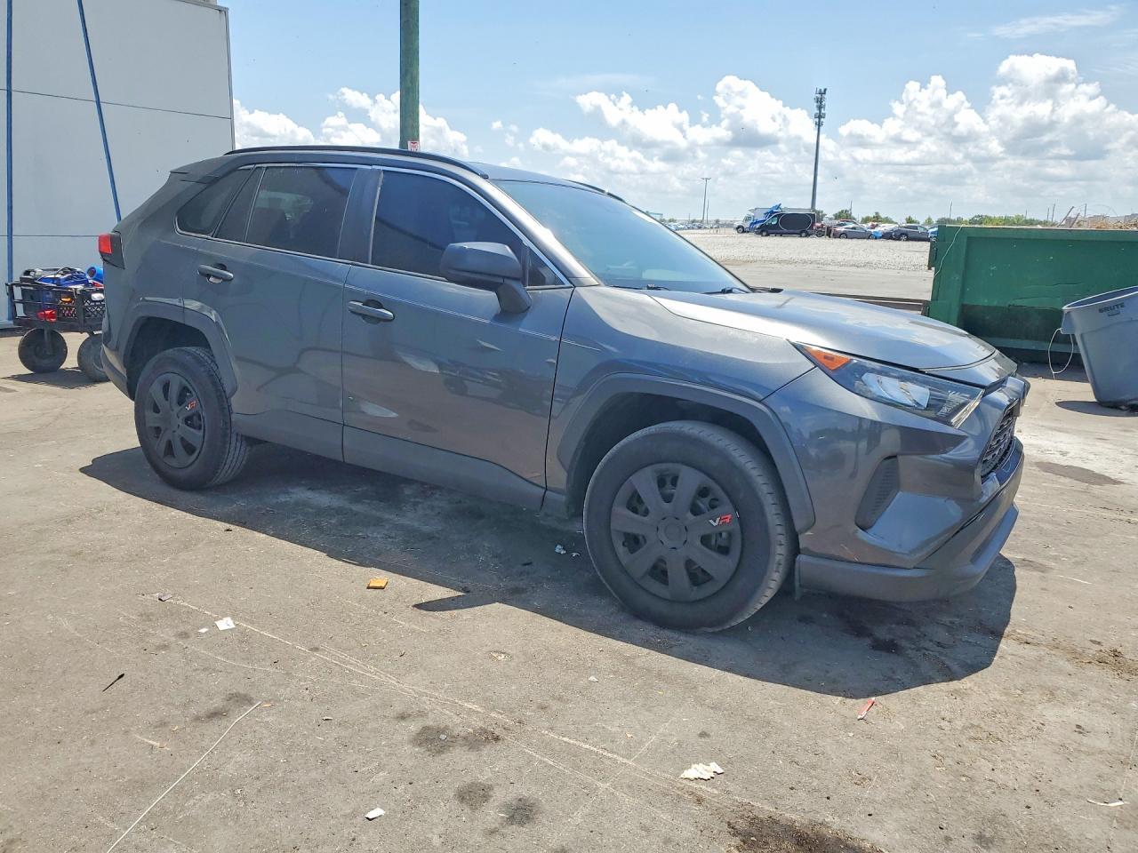 2020 Toyota Rav4 Le - zdjęcie 4