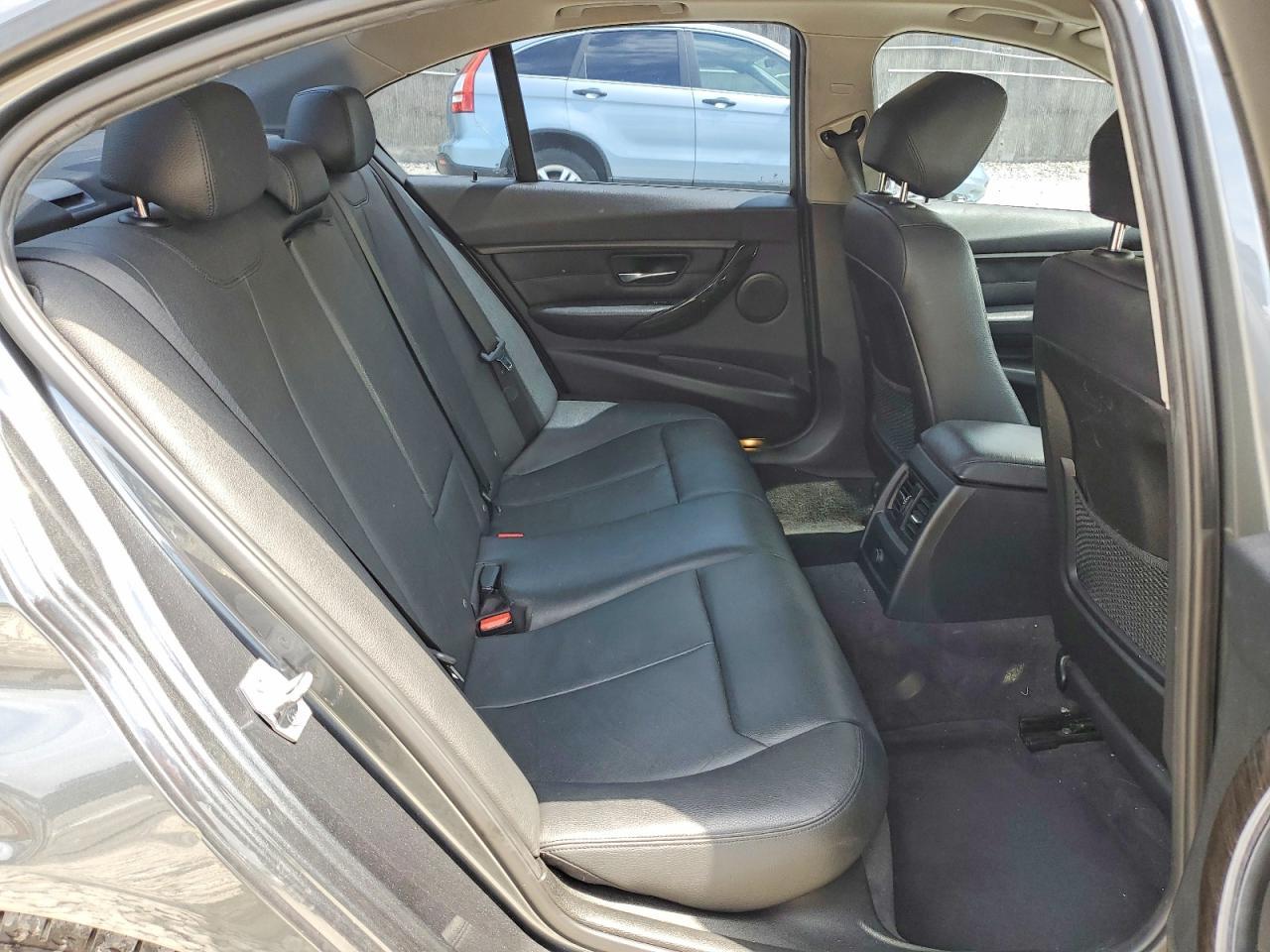 2015 BMW 320 I - zdjęcie 10