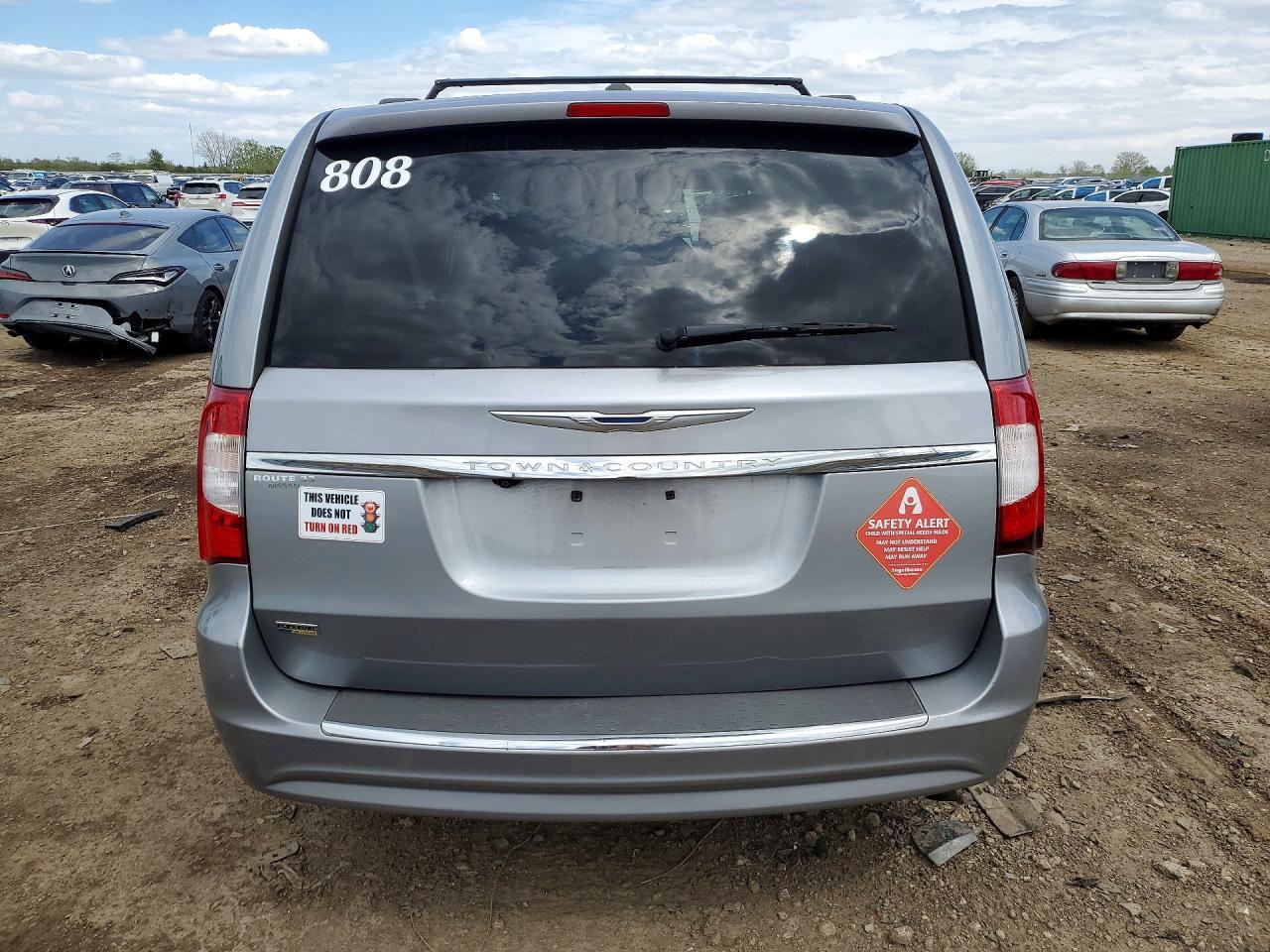 2014 Chrysler Town & Country Touring - zdjęcie 6