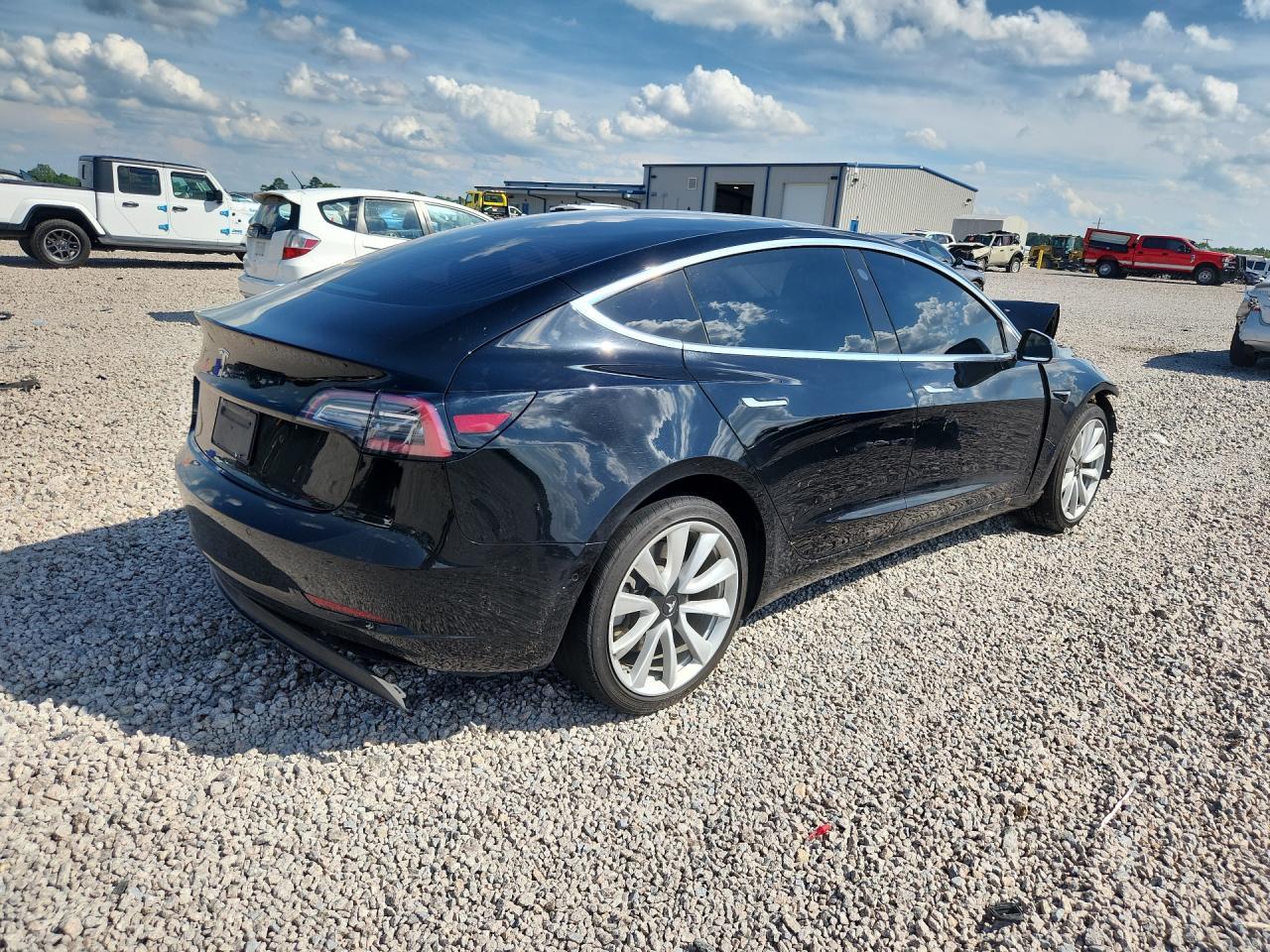 2019 Tesla Model 3 - zdjęcie 3
