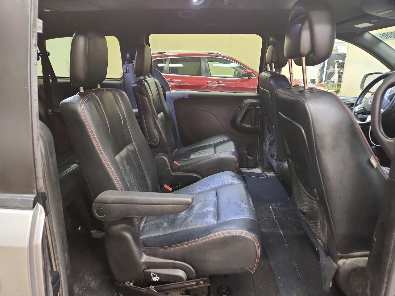 2016 Dodge Grand Caravan R - zdjęcie 11
