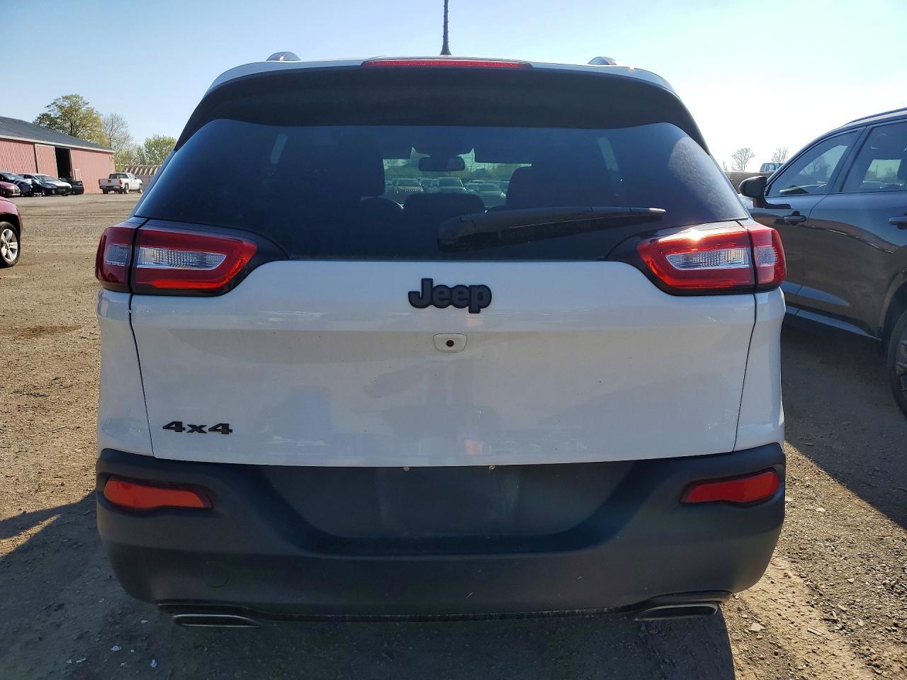 2016 Jeep Cherokee Sport - zdjęcie 6