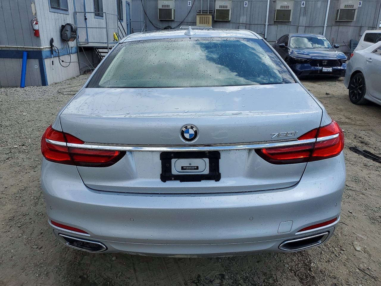2018 BMW 750 I - zdjęcie 6