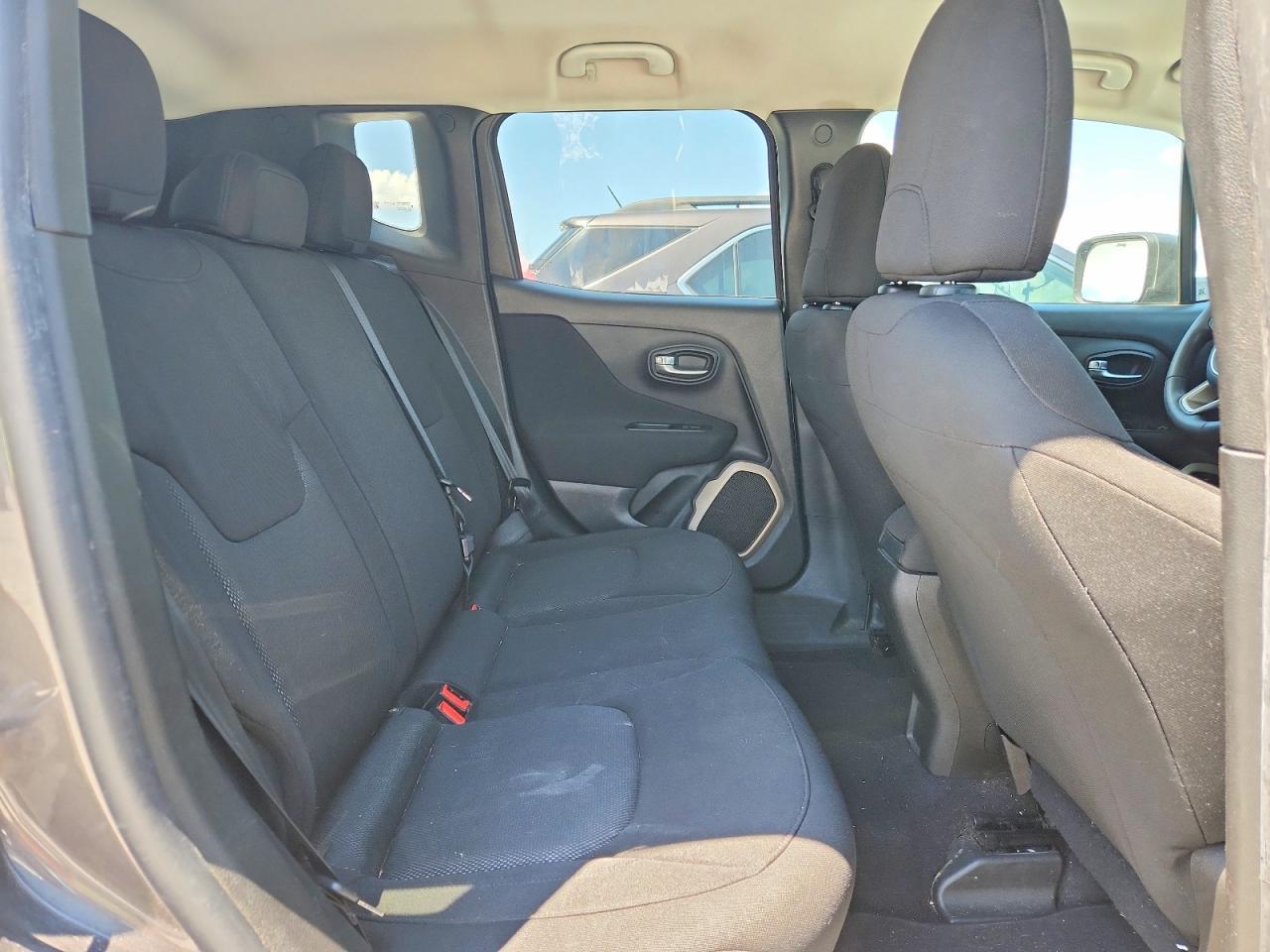 2016 Jeep Renegade Sport - zdjęcie 11