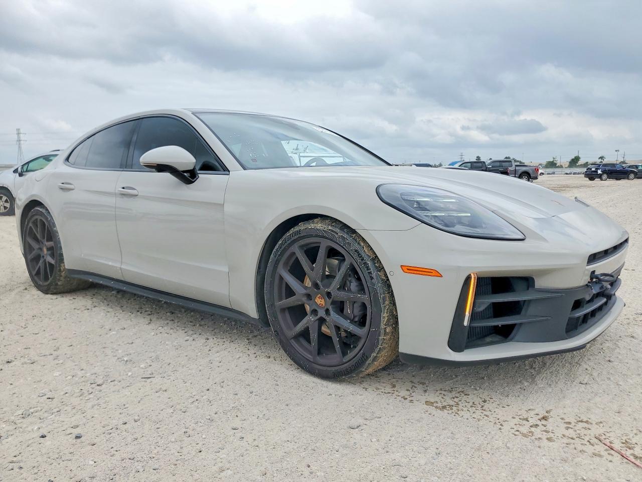 2025 Porsche Panamera 4 E-Hybrid - zdjęcie 4