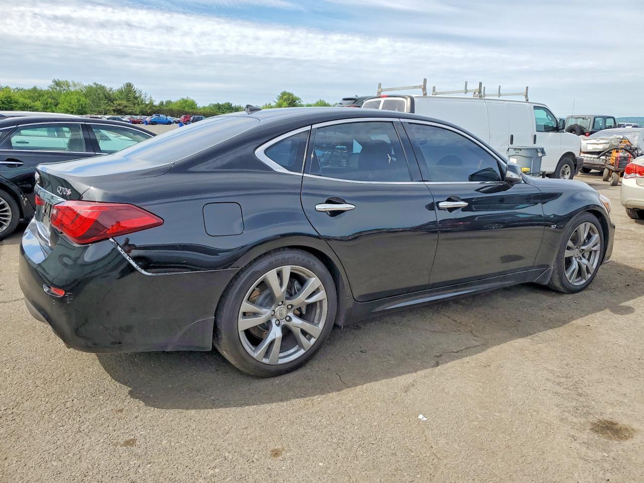2015 Infiniti Q70 3.7 - zdjęcie 3