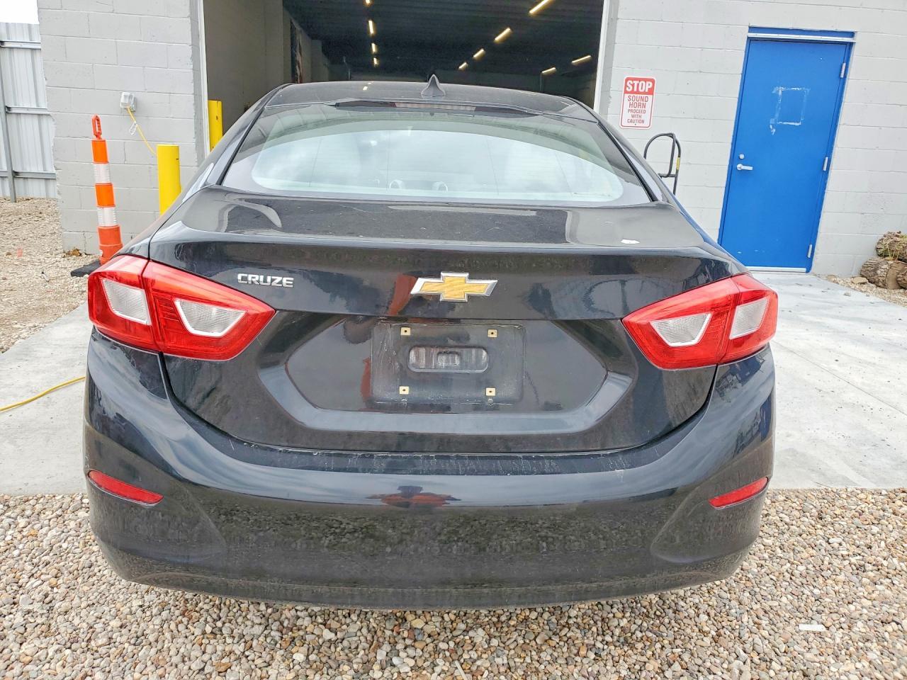 2017 Chevrolet Cruze Ls - zdjęcie 6