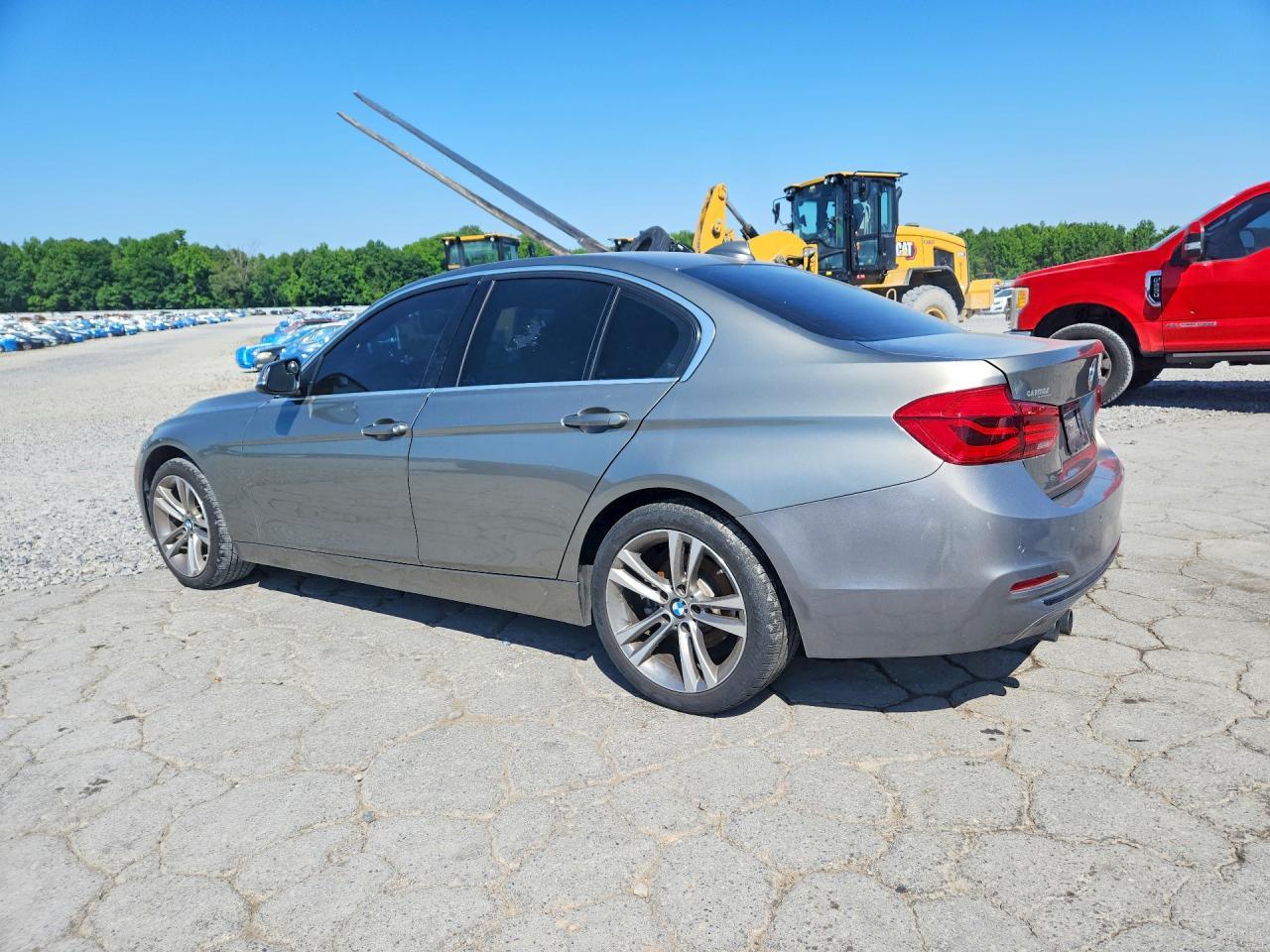 2018 BMW 330 I - zdjęcie 2