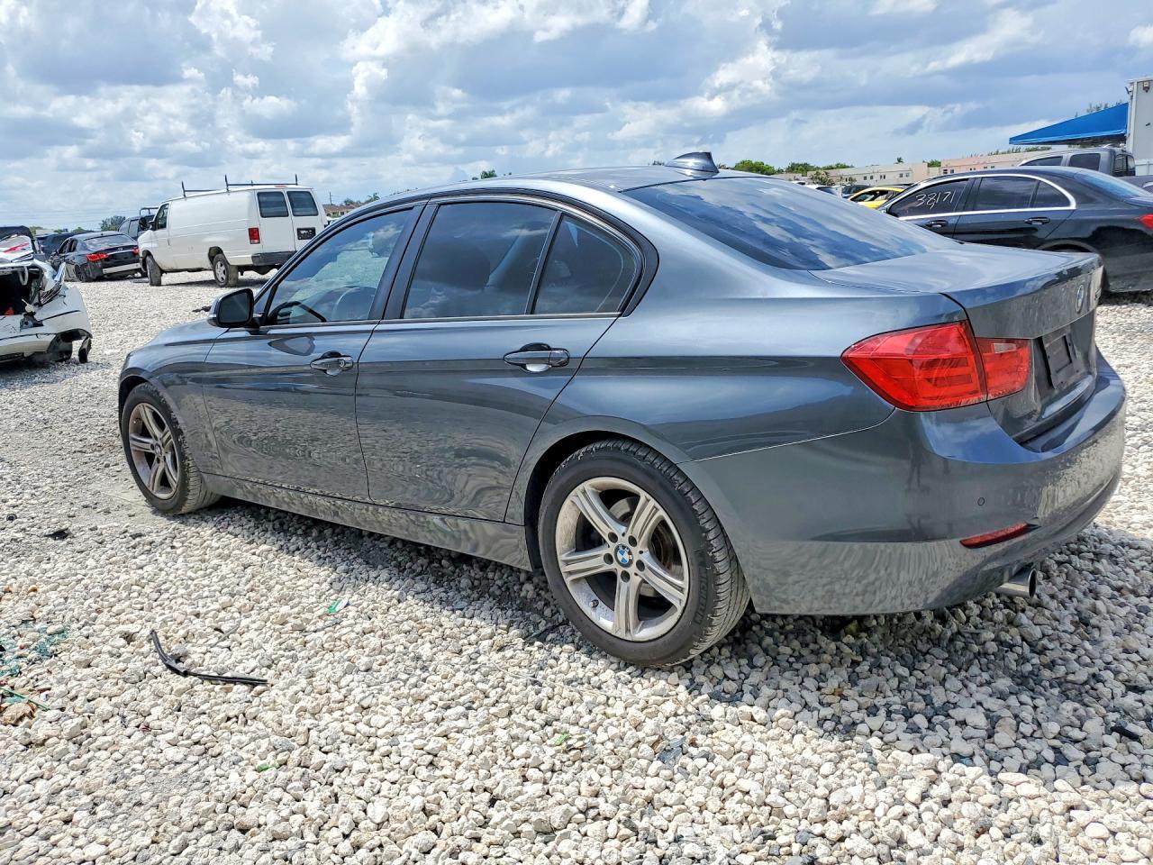 2015 BMW 320 I - zdjęcie 2