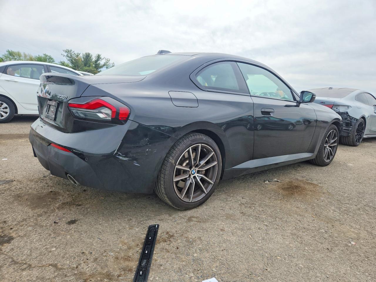 2023 BMW 230Xi - zdjęcie 3