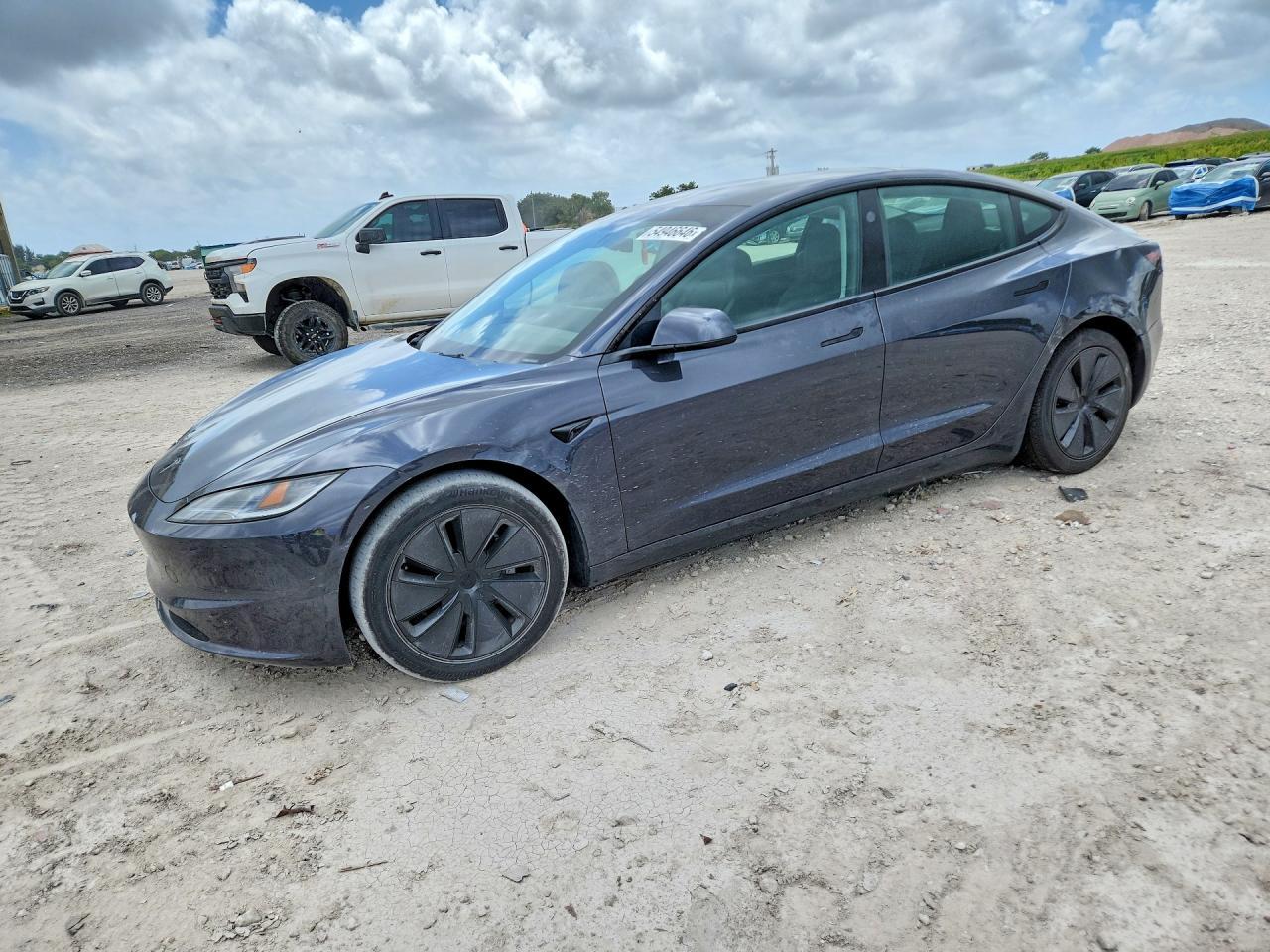 2025 Tesla Model 3 - zdjęcie główne