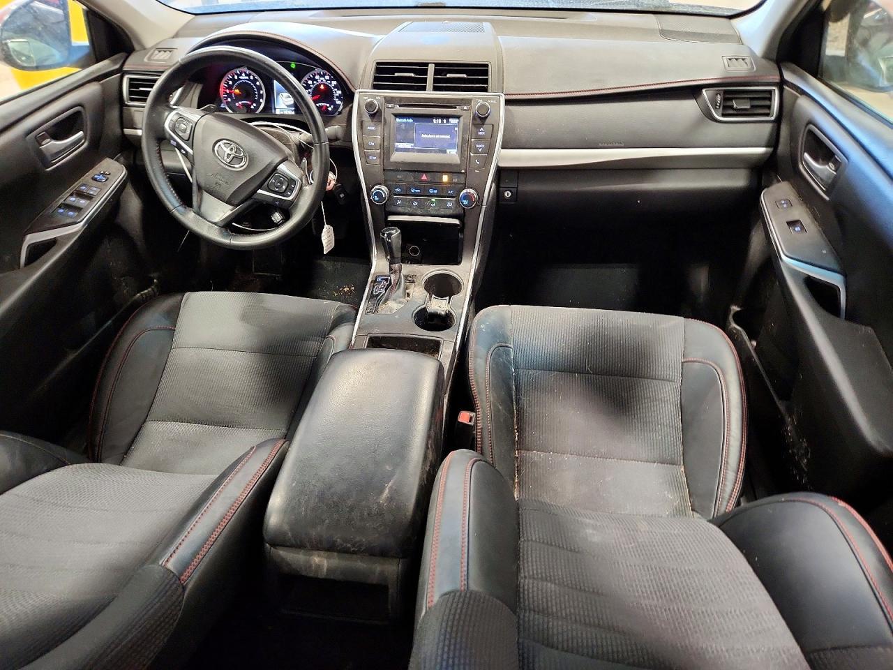 2017 Toyota Camry Le - zdjęcie 8