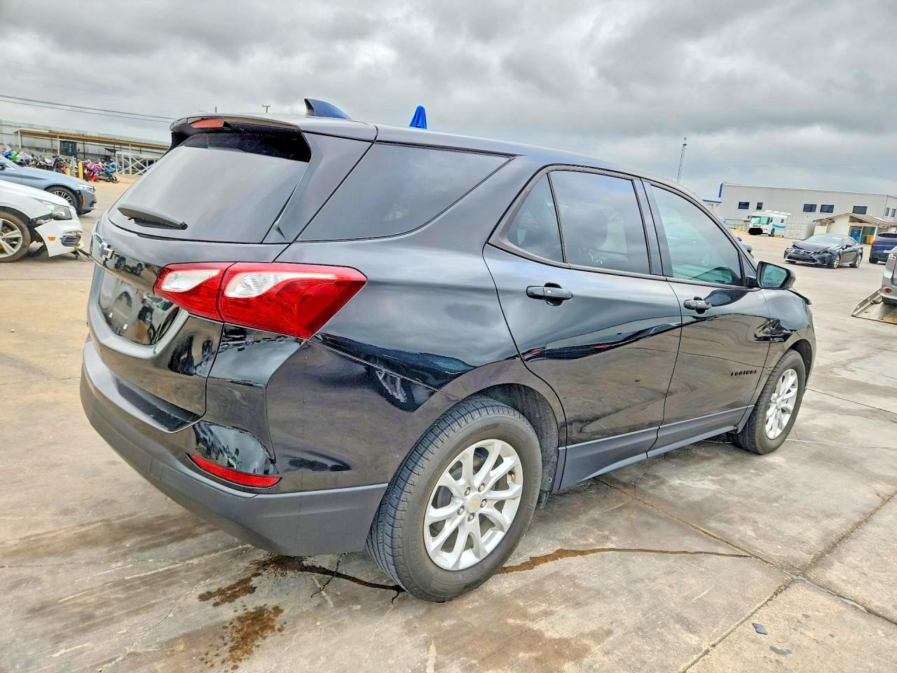 2019 Chevrolet Equinox Ls - zdjęcie 3