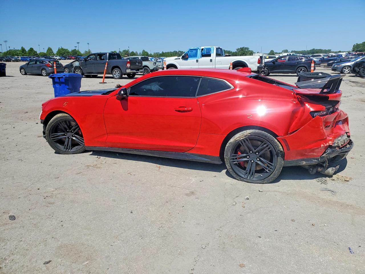 2021 Chevrolet Camaro Zl1 - zdjęcie 2
