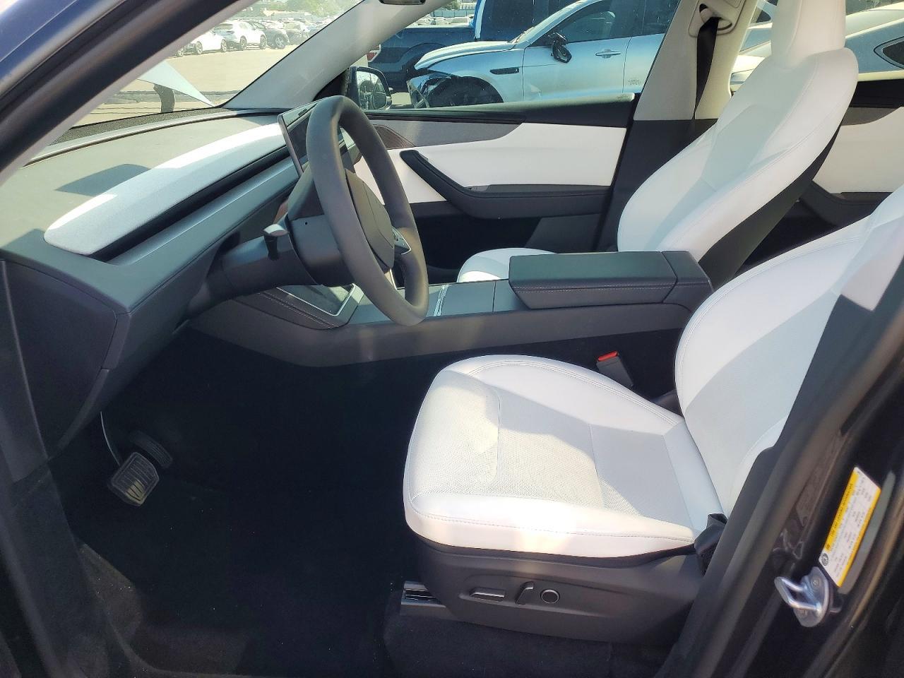 2026 Tesla Model Y - zdjęcie 7