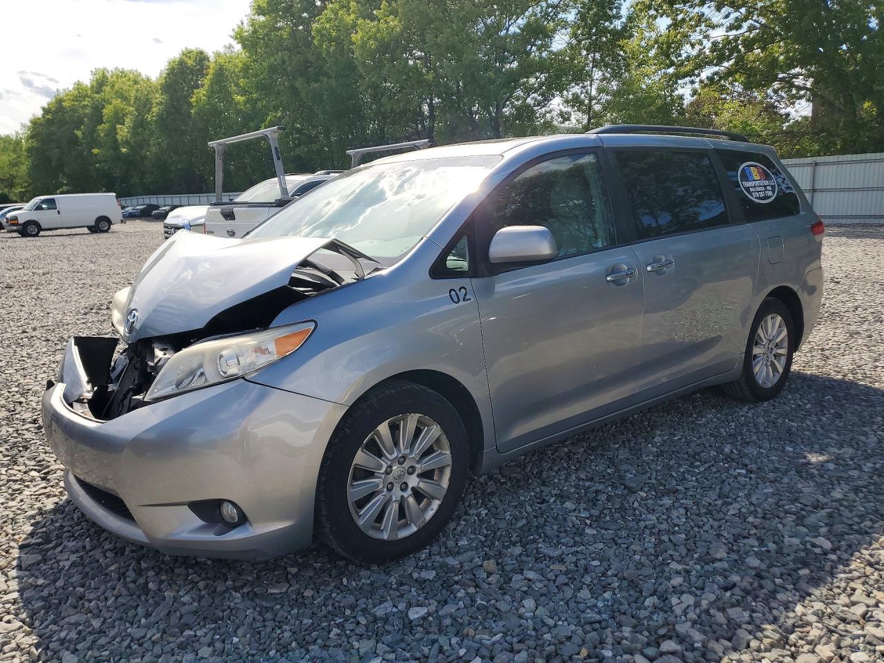 2014 Toyota Sienna Xle 7-Passenger - zdjęcie główne