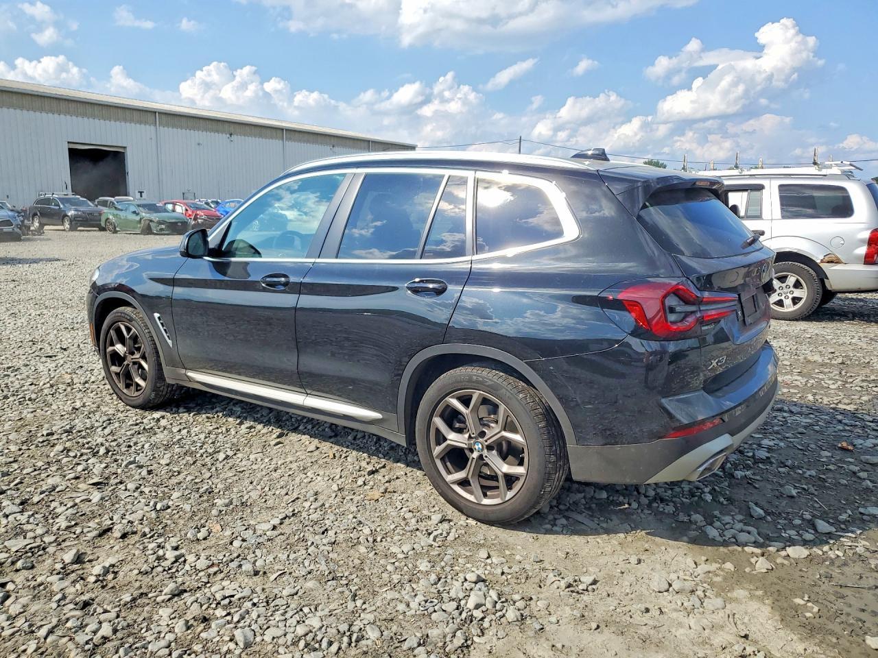 2022 BMW X3 xDrive30I - zdjęcie 2