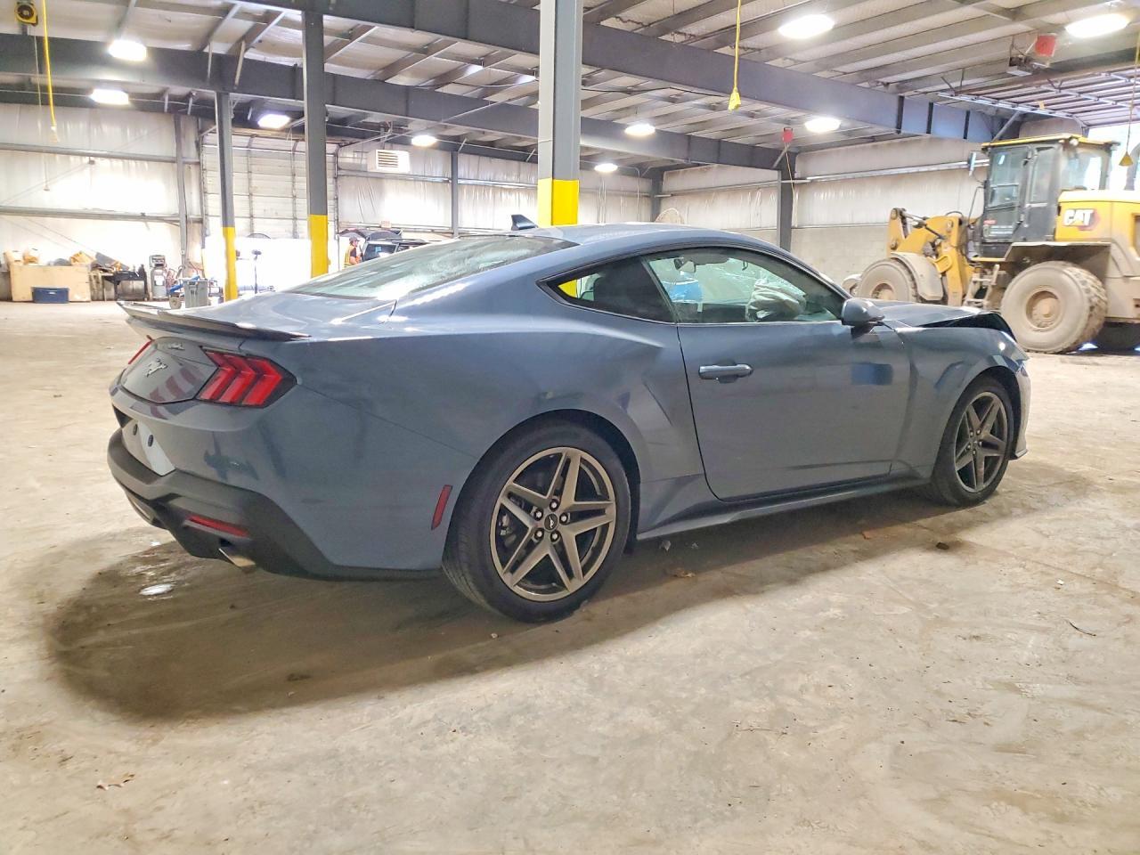 2025 Ford Mustang - zdjęcie 3