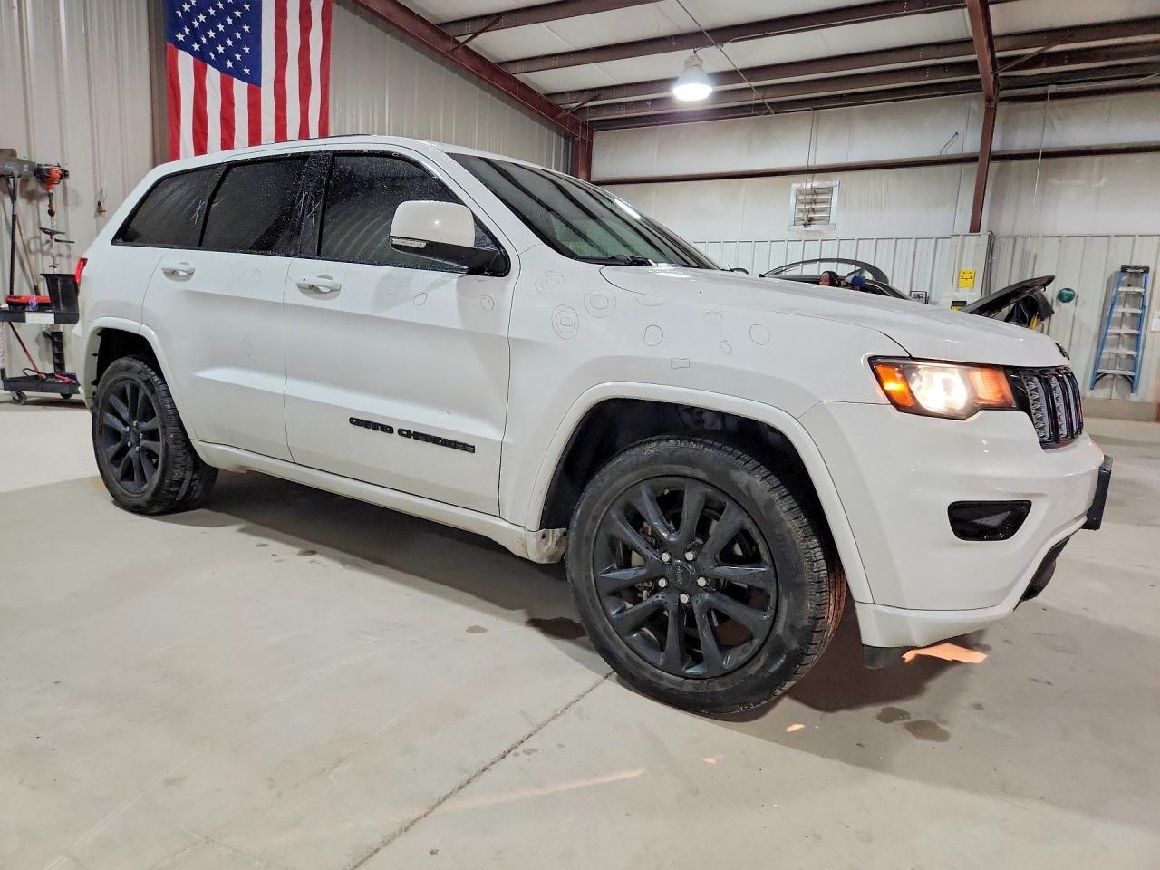 2018 Jeep Grand Cherokee Laredo - zdjęcie 4
