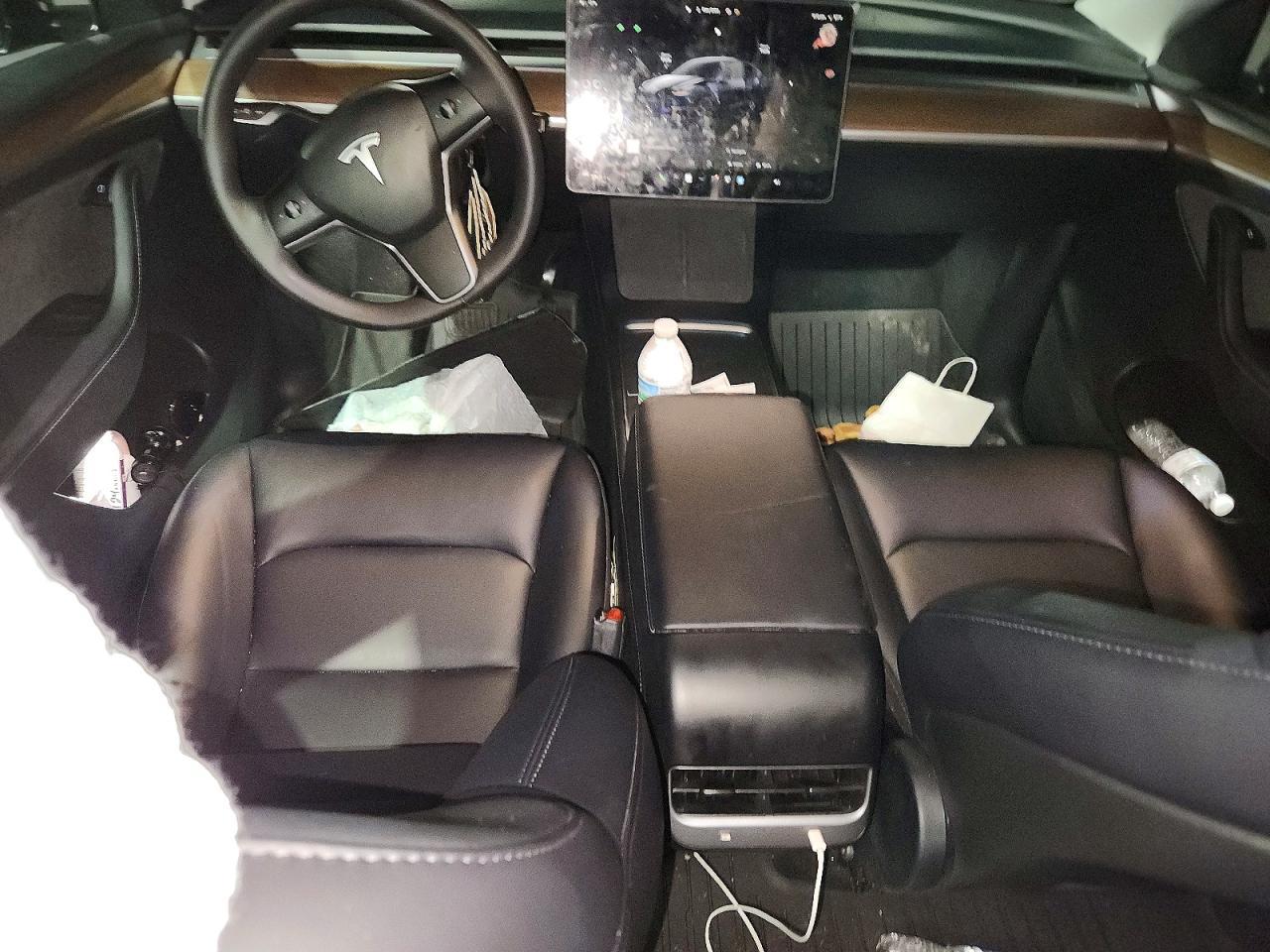 2024 Tesla Model Y - zdjęcie 8