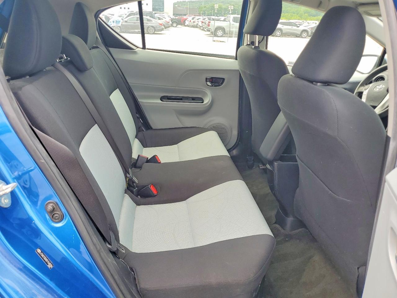 2013 Toyota Prius C Two - zdjęcie 10