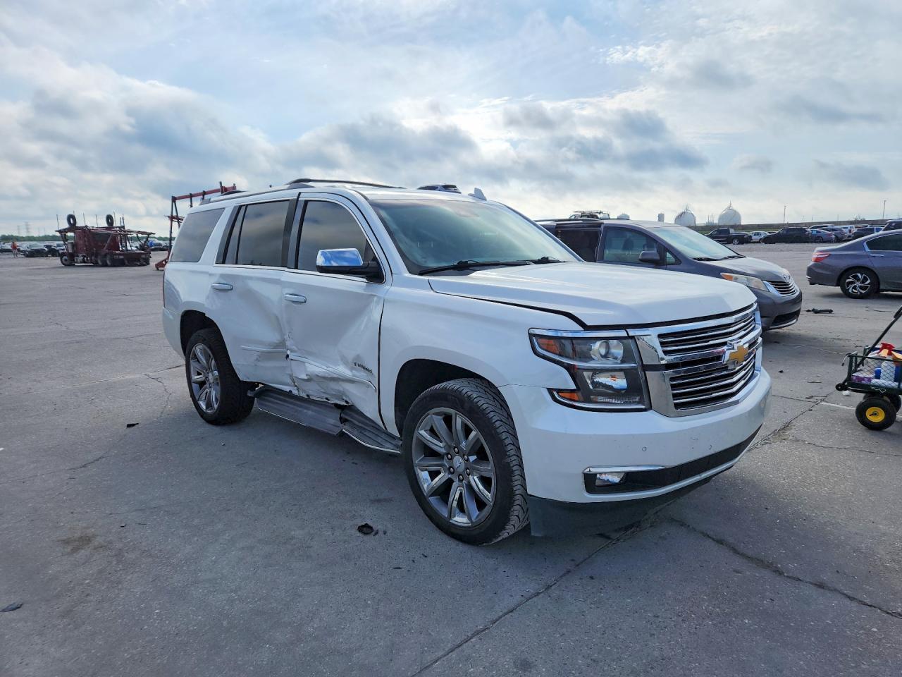 2017 Chevrolet Tahoe C1500 Premier - zdjęcie 4
