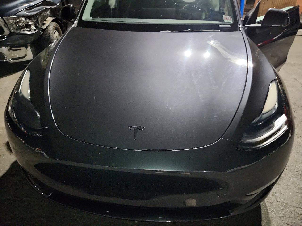 2024 Tesla Model Y - zdjęcie 12