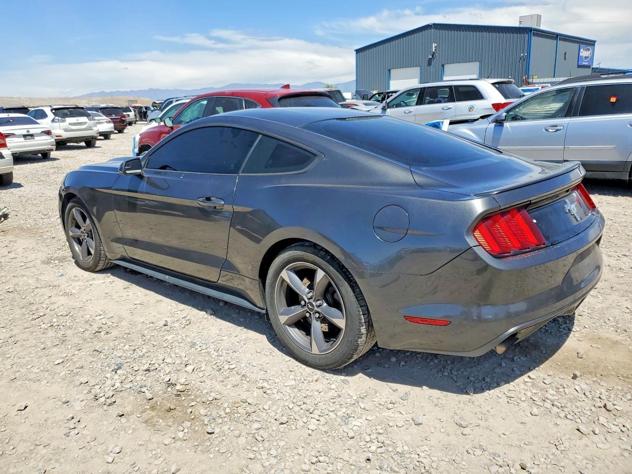 2015 Ford Mustang - zdjęcie 2