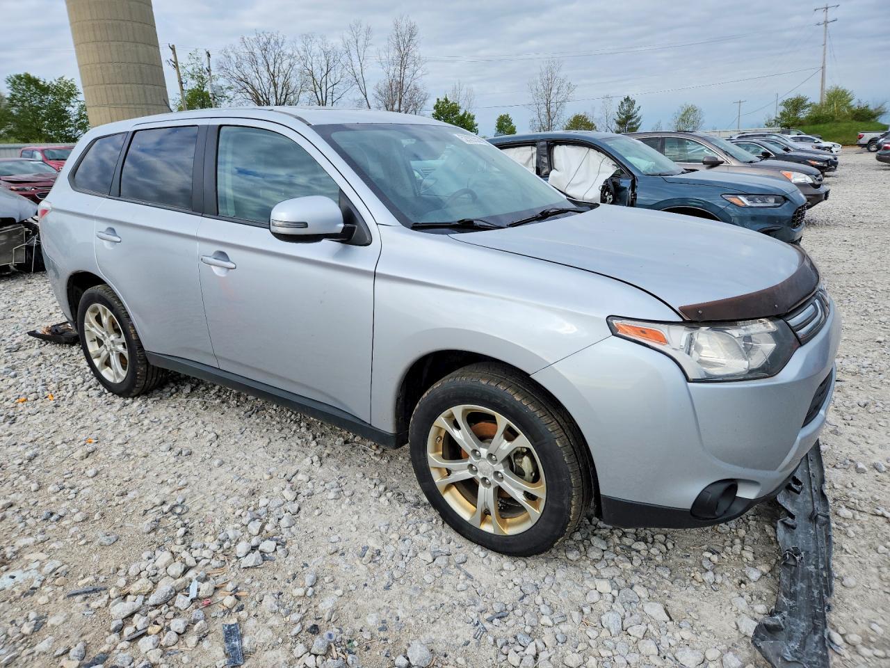 2014 Mitsubishi Outlander Se - zdjęcie 4