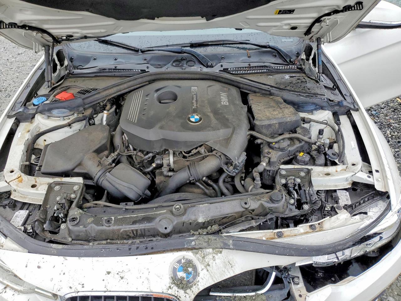 2017 BMW 330 Xi - zdjęcie 11