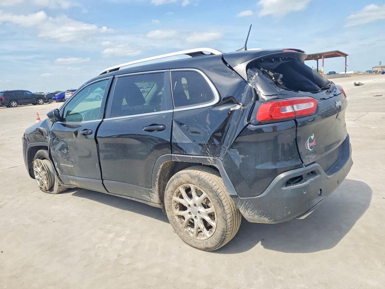 2018 Jeep Cherokee Latitude Plus - zdjęcie 2