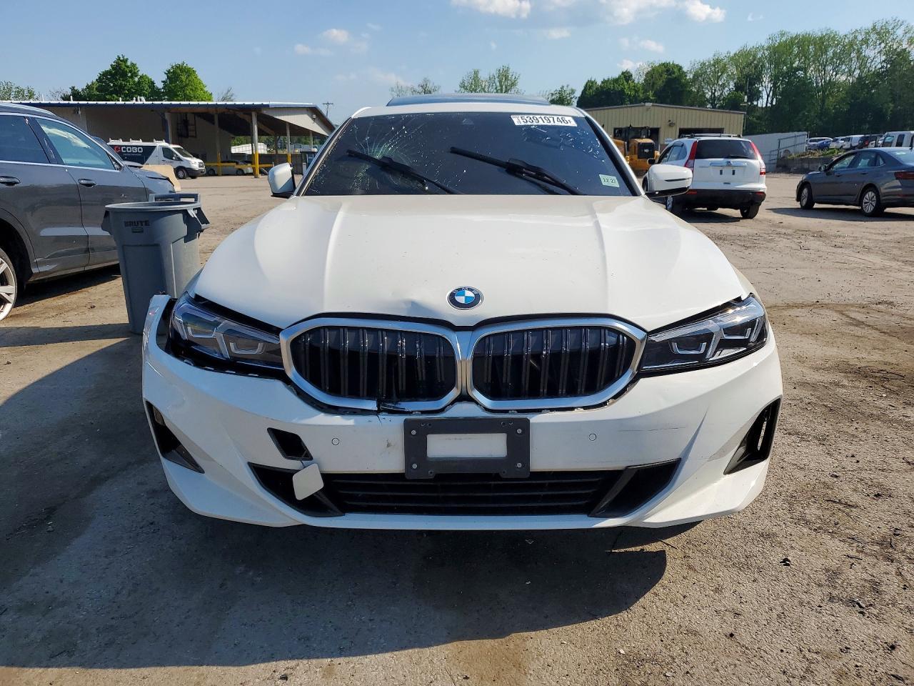 2023 BMW 330Xi - zdjęcie 5