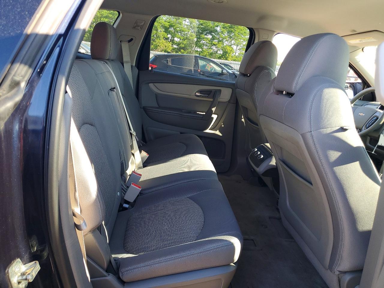 2016 Chevrolet Traverse Ls - zdjęcie 11