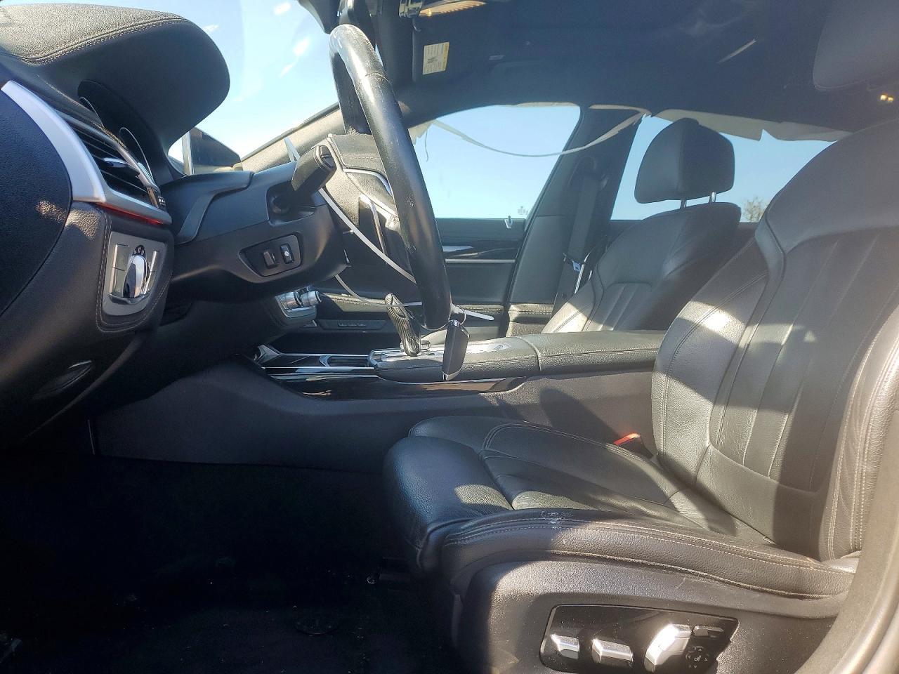 2019 BMW 740 - zdjęcie 7