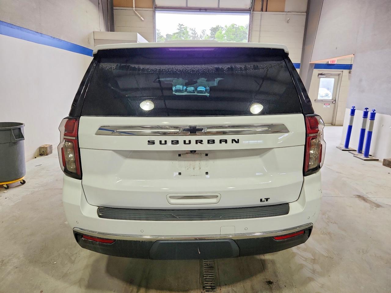 2022 Chevrolet Suburban K1500 Lt - zdjęcie 6