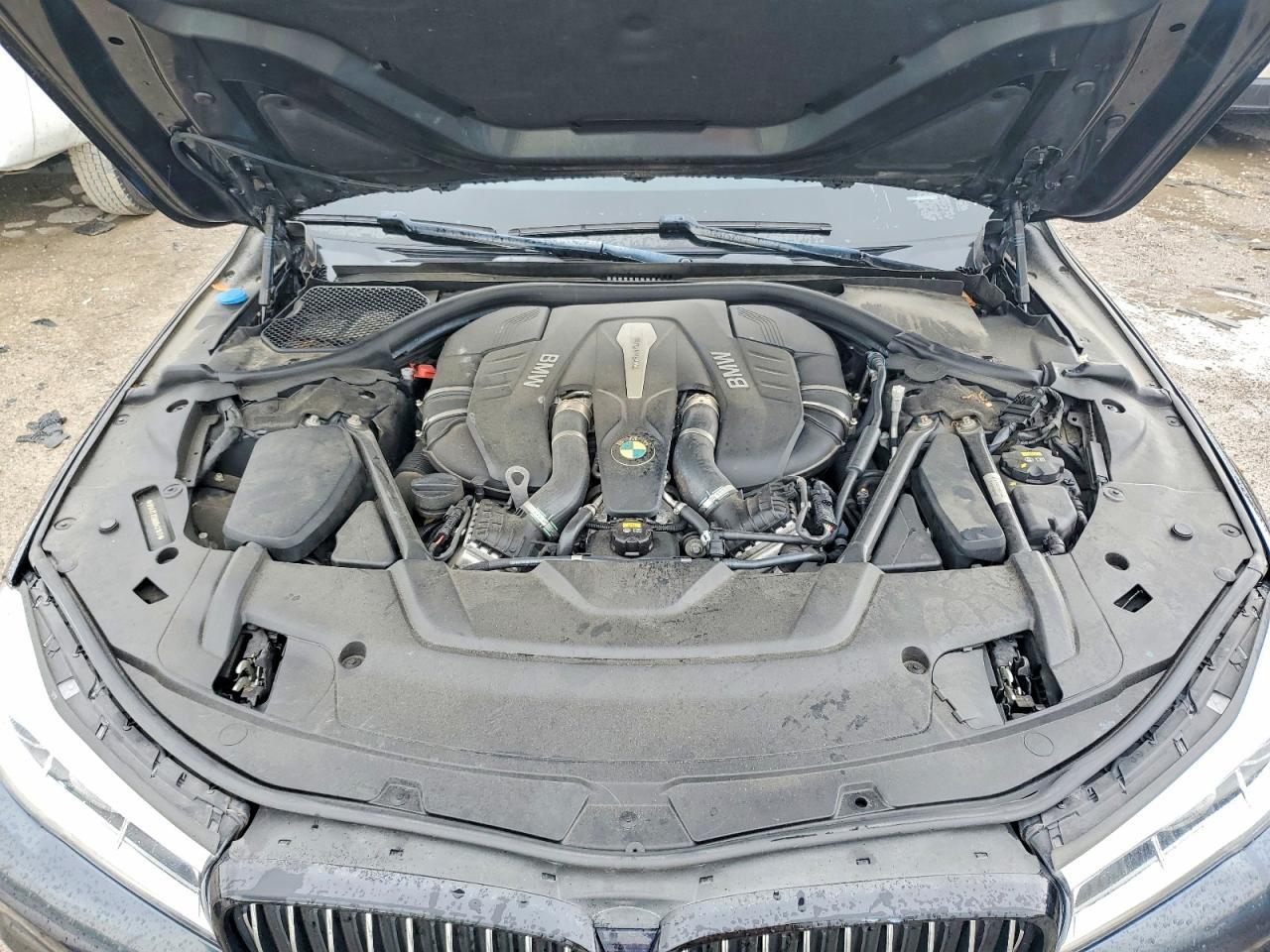 2017 BMW 750 Xi - zdjęcie 11