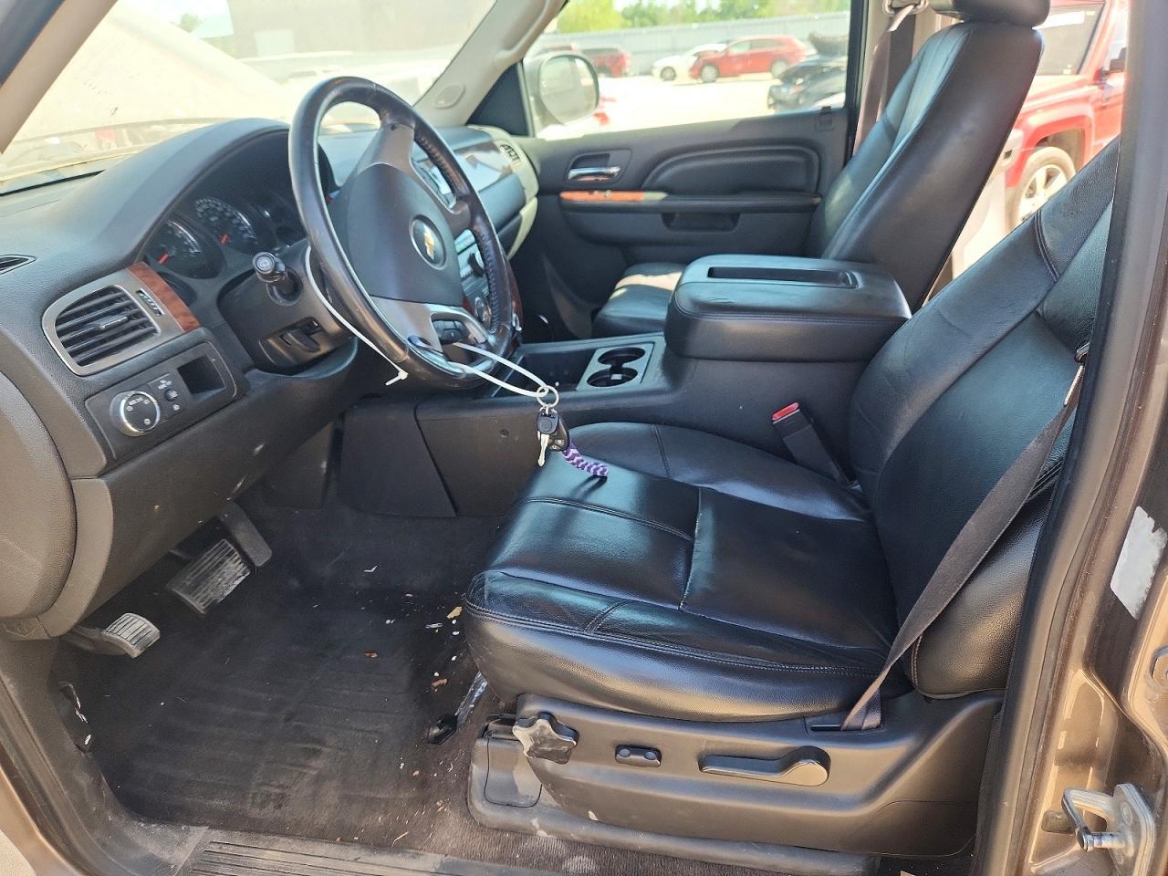 2013 Chevrolet Suburban C1500 Lt - zdjęcie 7