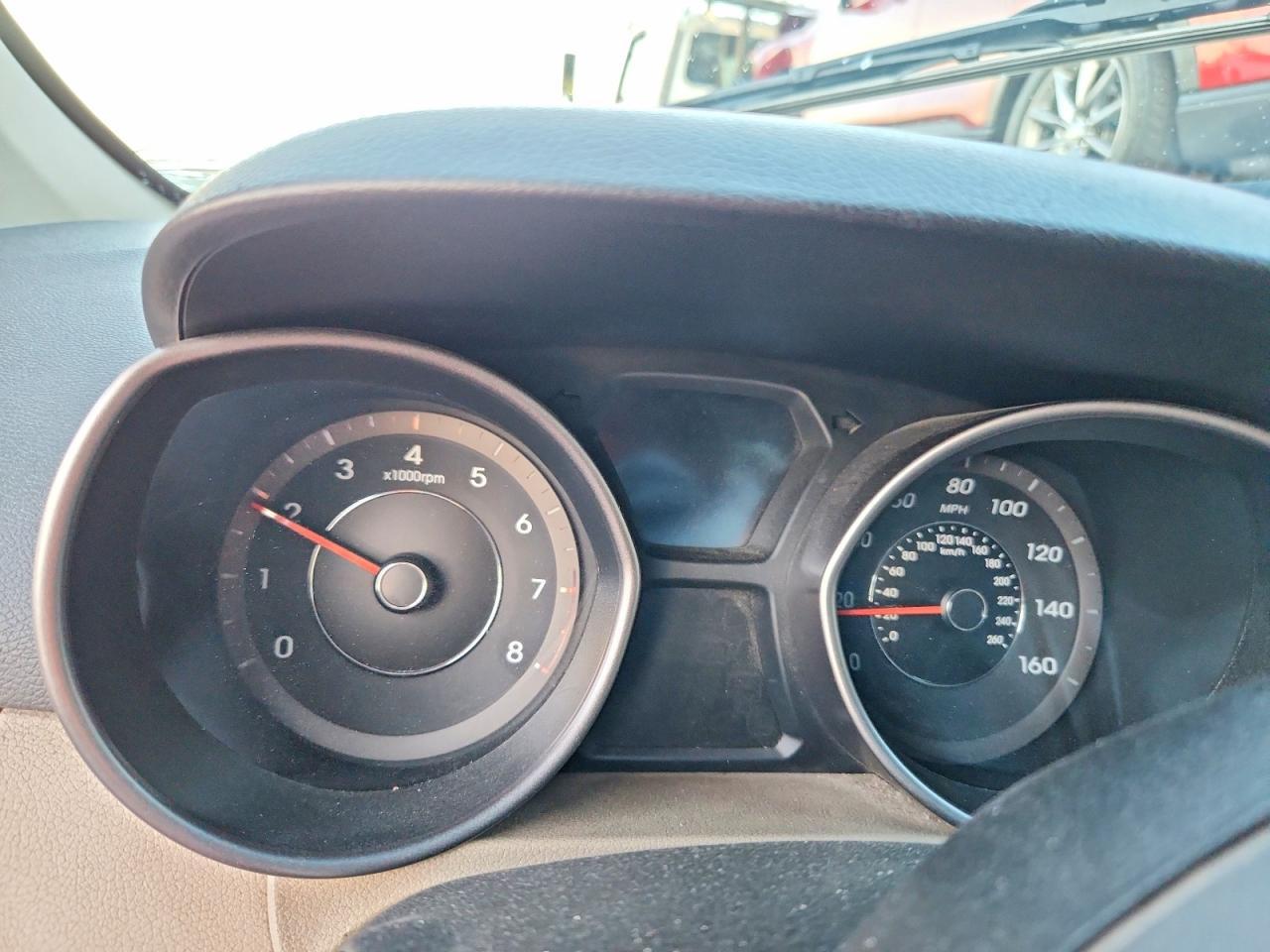 2014 Hyundai Elantra Se - zdjęcie 9