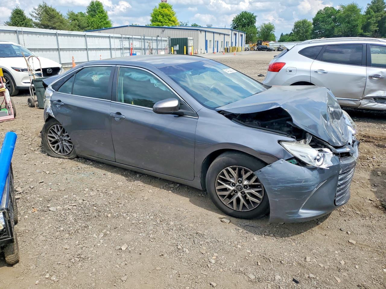 2016 Toyota Camry Le - zdjęcie 4