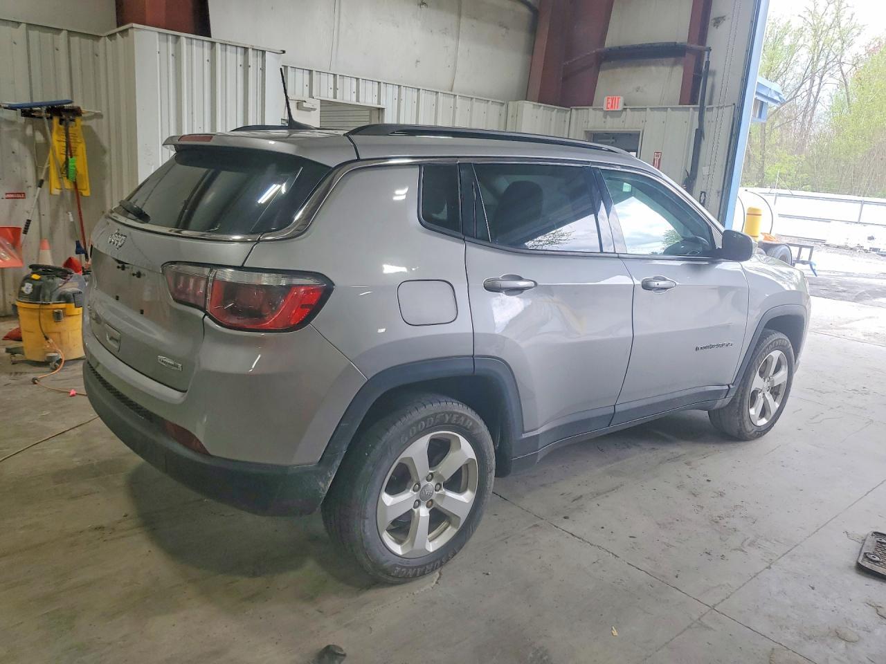 2019 Jeep Compass Latitude - zdjęcie 3