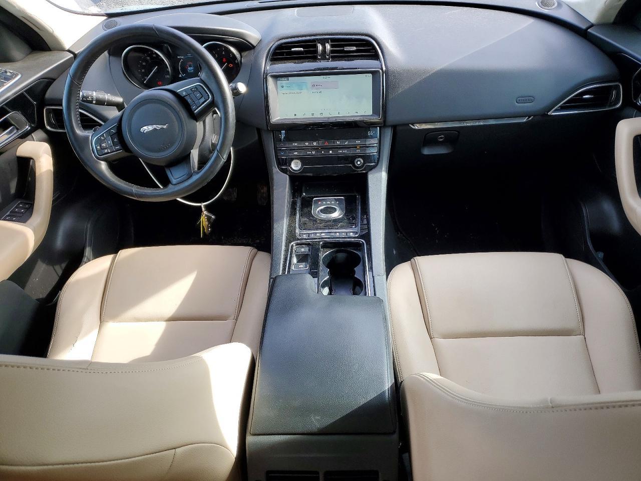 2020 Jaguar F-Pace Premium - zdjęcie 8