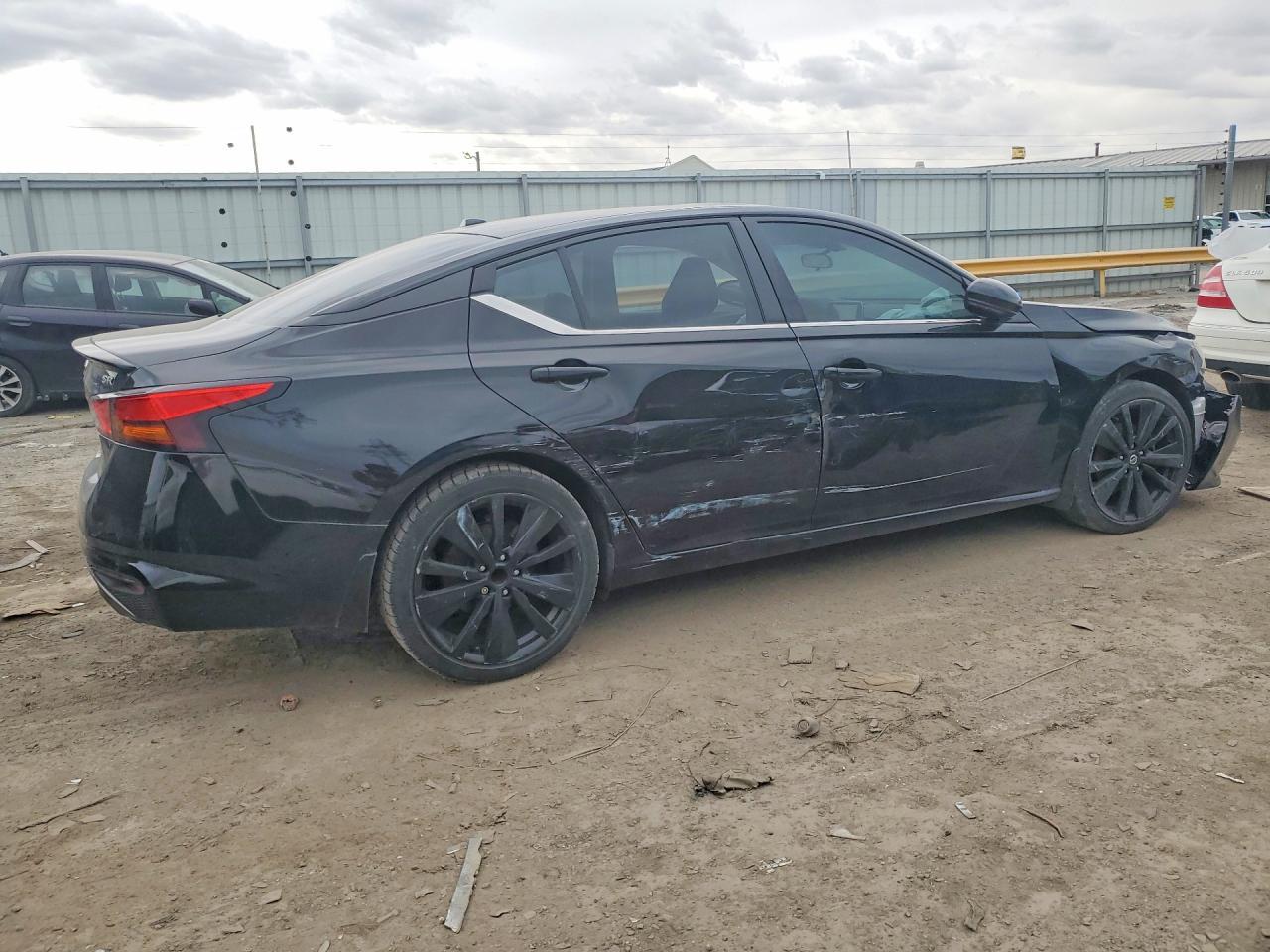 2020 Nissan Altima Sr - zdjęcie 3