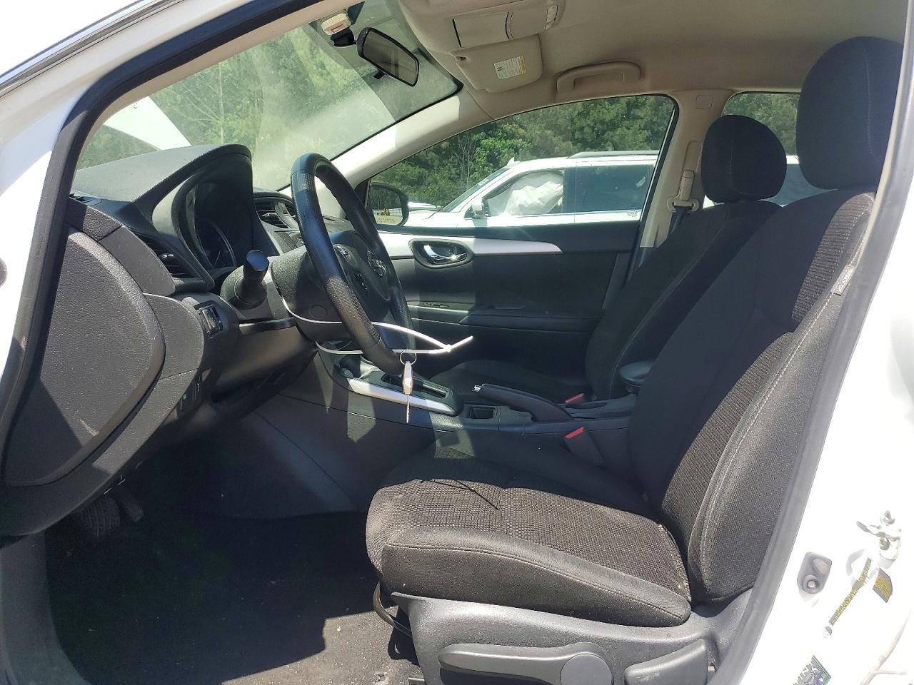 2019 Nissan Sentra S - zdjęcie 7