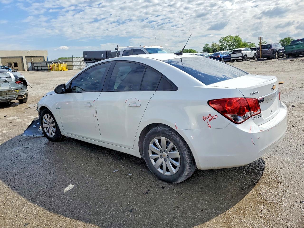 2013 Chevrolet Cruze Ls - zdjęcie 2