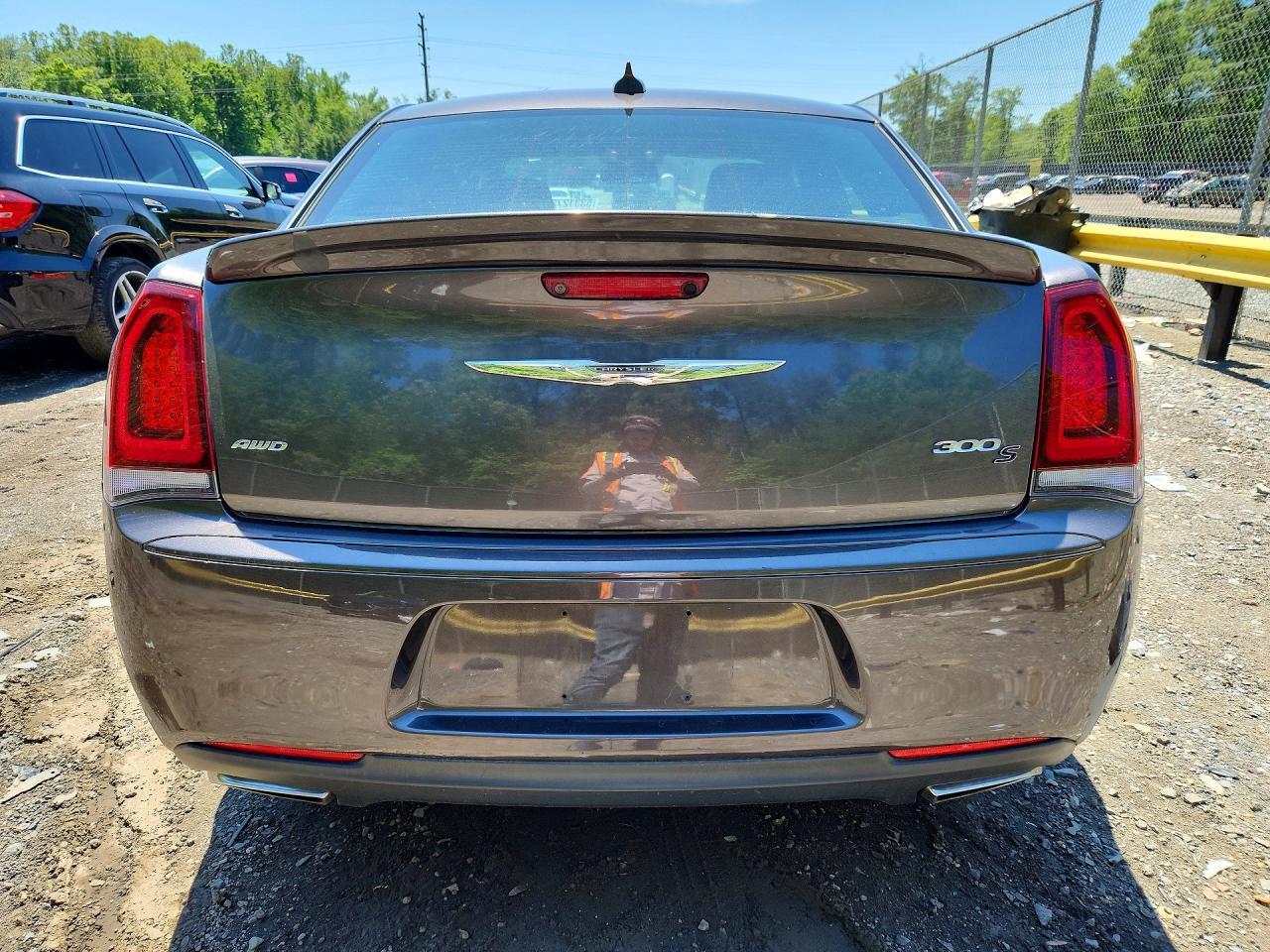 2015 Chrysler 300 S - zdjęcie 6