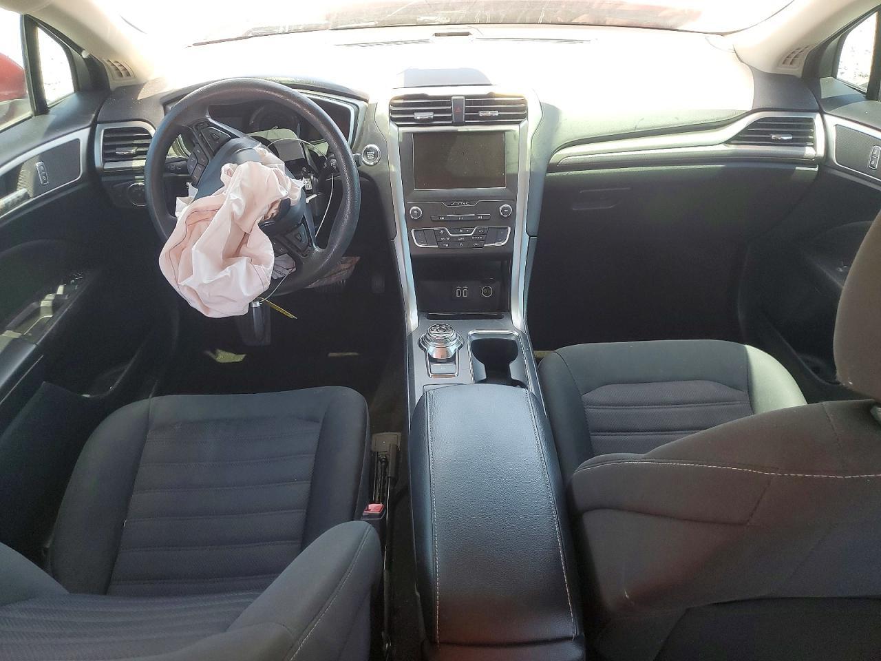 2020 Ford Fusion Se - zdjęcie 8