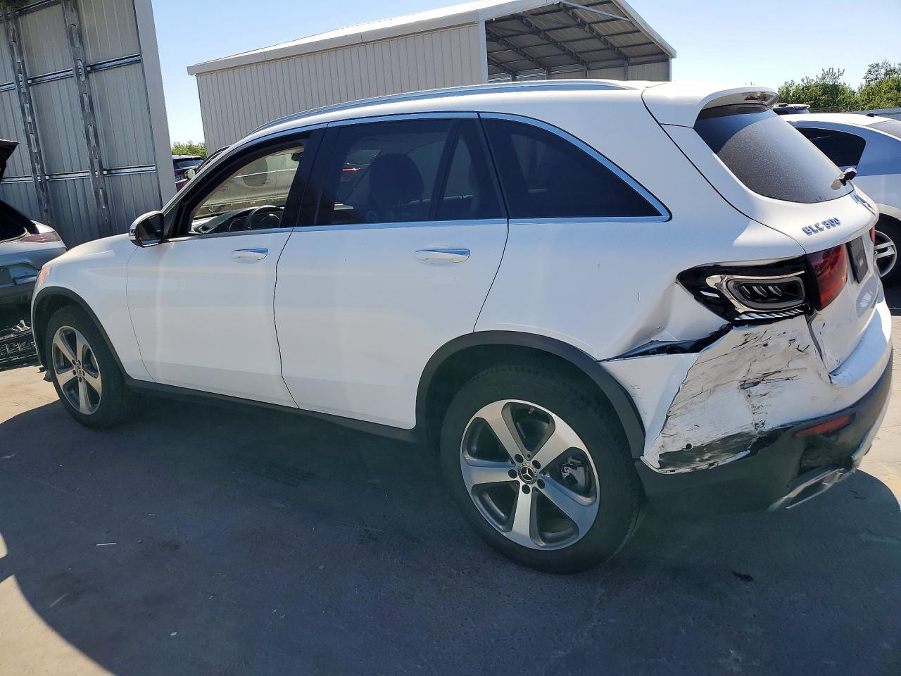 2021 Mercedes-Benz Glc 300 - zdjęcie 2